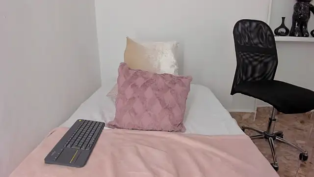 valerycolins online show from September 2025 01:51:02 AM