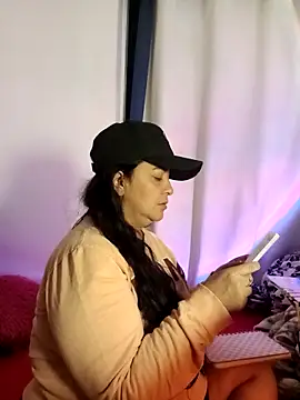 lucia vonne  online show from April 2026 01:52:02 AM