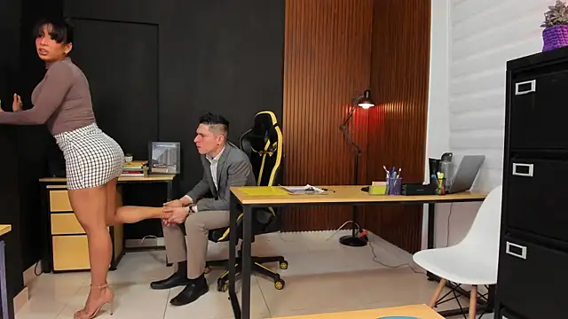 Office Naughty Girl online show from December 2024 07:10:01 PM