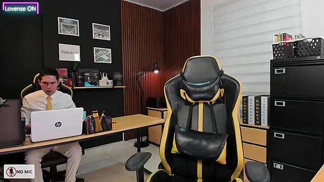 Office Naughty Girl online show from March 2025 03:47:02 PM