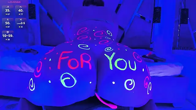 Renatta   online show from November 2025 09:26:02 PM