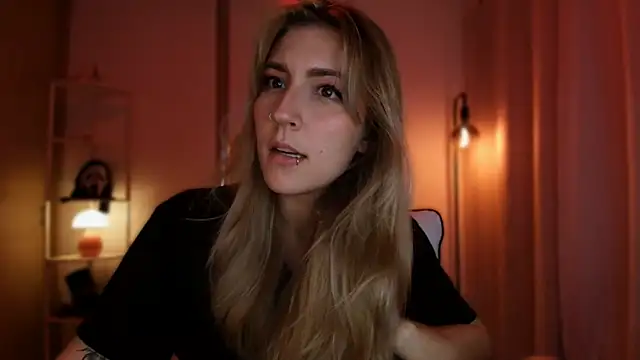 Snapshot of Dakotaa_ chatting on March 2026 02:06:01 AM Dakotaa online show from March 2026 02:06:01 AM