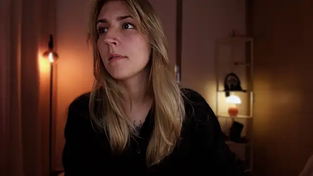 Snapshot of Dakotaa_ chatting on March 2026 01:40:02 AM Dakotaa online show from March 2026 01:40:02 AM