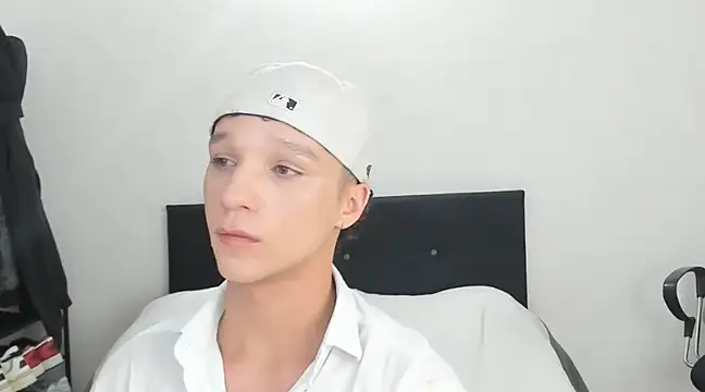 angelcortes online show from December 2024 10:55:02 AM