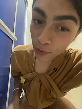 Snapshot of valendoll chatting on January 2025 12:12:01 AM valendoll online show from January 2025 12:12:01 AM