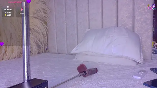 Snapshot of _Gretta chatting on March 2026 08:37:01 PM Gretta online show from March 2026 08:37:01 PM