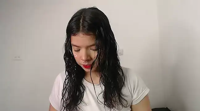 Snapshot of yungelitamor_ chatting on January 2025 04:36:02 AM yungelitamor online show from January 2025 04:36:02 AM