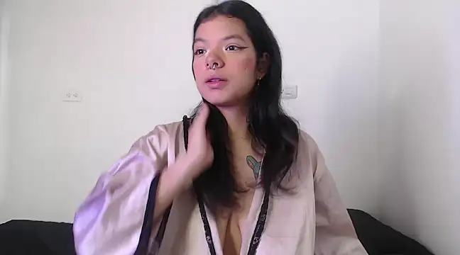 Snapshot of yungelitamor_ chatting on January 2025 05:05:02 AM yungelitamor online show from January 2025 05:05:02 AM