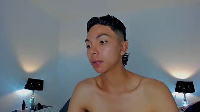 xhenisa  online show from March 2026 08:58:02 PM