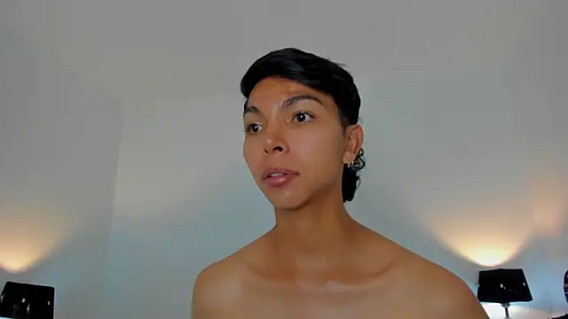 xhenisa  online show from April 2026 08:40:01 PM