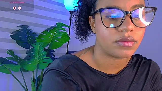 Snapshot of charlotteeruss chatting on October 2025 04:35:02 AM charlotteeruss online show from October 2025 04:35:02 AM