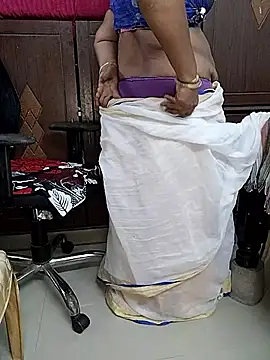 Snapshot of yours-kavaya chatting on October 2025 06:45:01 AM yours-kavaya online show from October 2025 06:45:01 AM