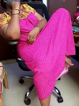 Snapshot of yours-kavaya chatting on November 2025 04:09:01 PM yours-kavaya online show from November 2025 04:09:01 PM