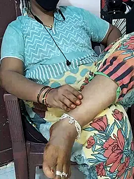 Snapshot of yours-kavaya chatting on November 2025 03:23:02 PM yours-kavaya online show from November 2025 03:23:02 PM