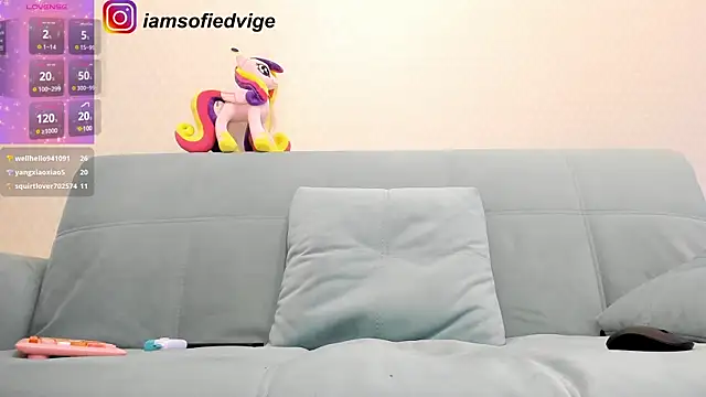 iamsofiedvige online show from December 2024 09:39:02 AM