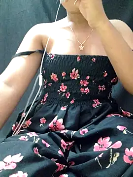 Snapshot of Roshni_98 chatting on July 2026 06:51:01 AM Roshni 98 online show from July 2026 06:51:01 AM