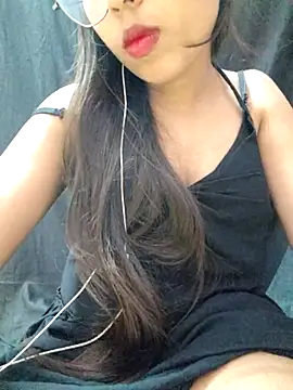 Snapshot of Roshni_98 chatting on July 2026 06:31:01 PM Roshni 98 online show from July 2026 06:31:01 PM