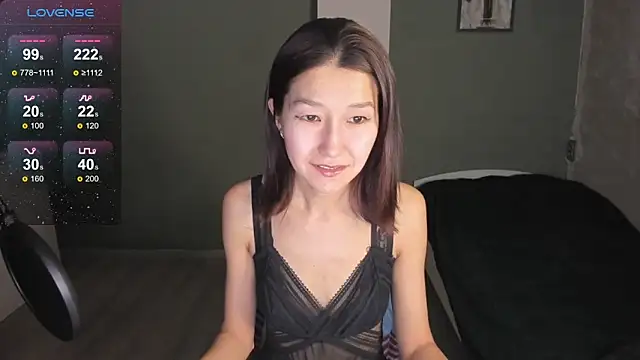 Snapshot of LeyylaStoone chatting on February 2025 01:09:01 AM LeyylaStoone online show from February 2025 01:09:01 AM