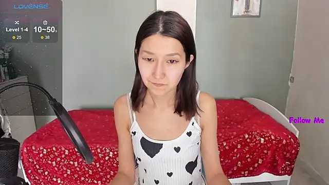 Snapshot of LeyylaStoone chatting on March 2025 04:38:02 AM LeyylaStoone online show from March 2025 04:38:02 AM