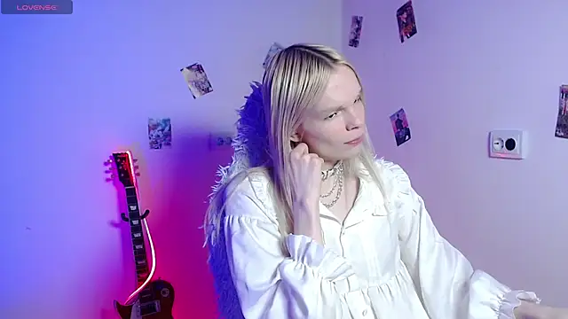 Emily Nyaffee online show from March 2026 12:36:02 AM