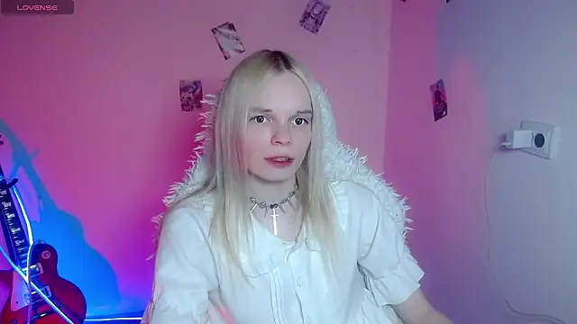 Snapshot of Emily_Nyaffee chatting on March 2026 09:16:02 PM Emily Nyaffee online show from March 2026 09:16:02 PM