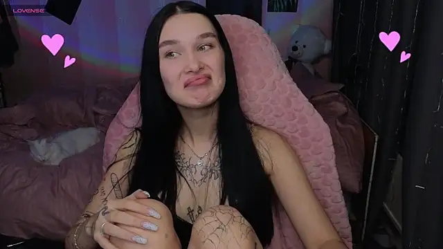 Amanda Tender online show from October 2025 11:16:01 PM