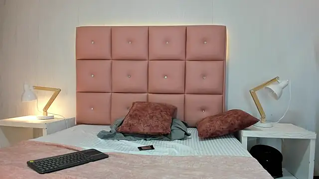 lhiamfit online show from November 2025 04:40:01 PM