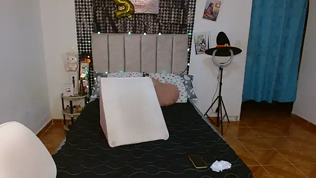 Wilson Siara online show from October 2025 04:04:01 AM