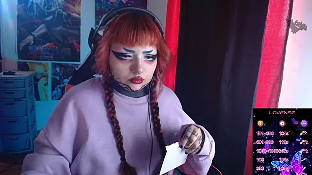 Snapshot of linda_mort chatting on February 2026 09:33:02 PM linda mort online show from February 2026 09:33:02 PM