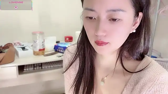 A-xena online show from November 2025 02:17:02 PM