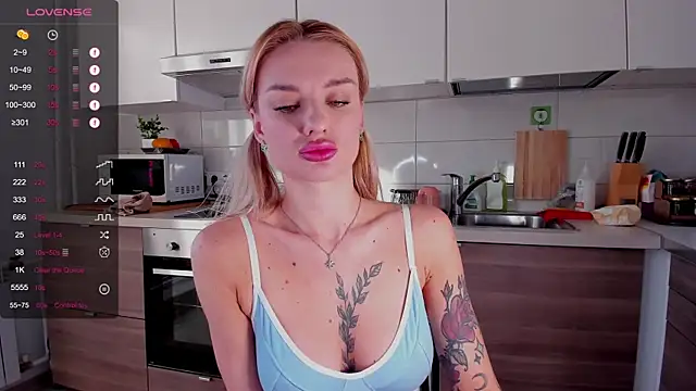 Snapshot of MissLovex chatting on January 2025 05:09:01 AM MissLovex online show from January 2025 05:09:01 AM