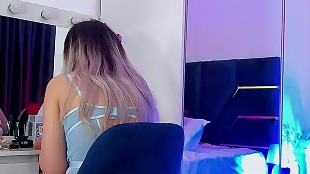 Snapshot of AllisonSweets chatting on March 2026 10:43:01 AM AllisonSweets online show from March 2026 10:43:01 AM