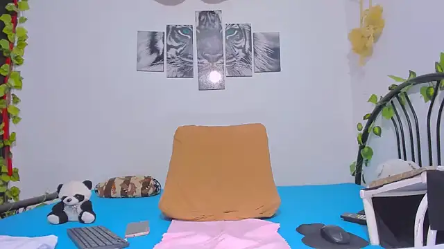 Alhelqueen online show from September 2025 05:49:01 PM