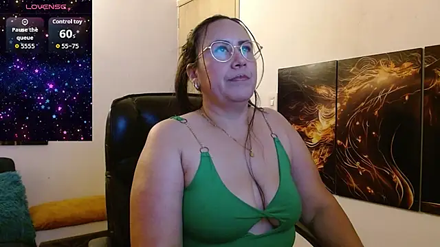 amalia brunette online show from December 2025 11:24:02 PM