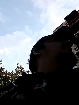 porkorossy online show from October 2025 05:00:01 PM