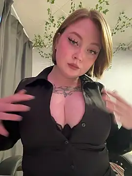 Snapshot of EmmySuiyugh chatting on April 2026 02:21:01 PM EmmySuiyugh online show from April 2026 02:21:01 PM