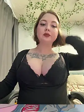 Snapshot of EmmySuiyugh chatting on May 2026 10:54:01 AM EmmySuiyugh online show from May 2026 10:54:01 AM