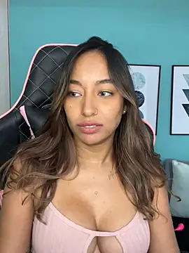 Snapshot of DianaHopson chatting on January 2025 02:28:01 PM DianaHopson online show from January 2025 02:28:01 PM