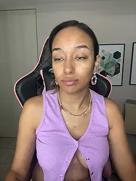 Snapshot of DianaHopson chatting on January 2025 12:37:02 PM DianaHopson online show from January 2025 12:37:02 PM