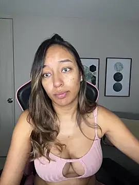 Snapshot of DianaHopson chatting on February 2025 09:28:01 AM DianaHopson online show from February 2025 09:28:01 AM