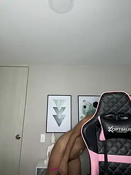 Snapshot of DianaHopson chatting on February 2025 09:32:02 AM DianaHopson online show from February 2025 09:32:02 AM