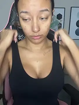 Snapshot of DianaHopson chatting on February 2025 10:55:02 AM DianaHopson online show from February 2025 10:55:02 AM