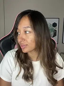 Snapshot of DianaHopson chatting on February 2025 10:49:01 AM DianaHopson online show from February 2025 10:49:01 AM