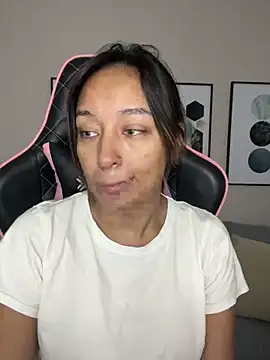 Snapshot of DianaHopson chatting on February 2025 10:23:01 AM DianaHopson online show from February 2025 10:23:01 AM