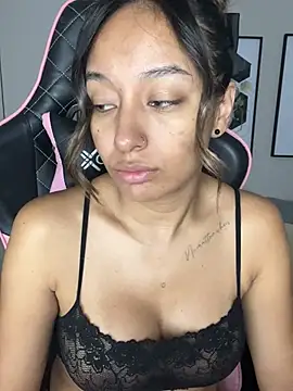 Snapshot of DianaHopson chatting on February 2025 09:55:01 AM DianaHopson online show from February 2025 09:55:01 AM