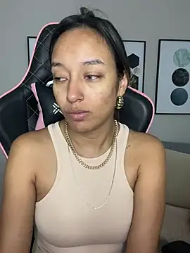 Snapshot of DianaHopson chatting on February 2025 10:28:02 AM DianaHopson online show from February 2025 10:28:02 AM