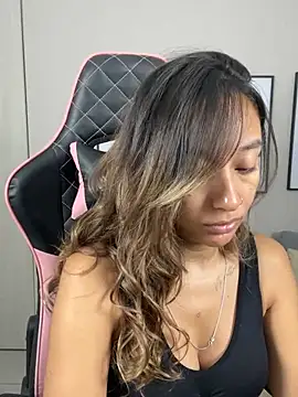 Snapshot of DianaHopson chatting on February 2025 10:37:02 AM DianaHopson online show from February 2025 10:37:02 AM