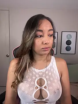 Snapshot of DianaHopson chatting on February 2025 11:12:02 PM DianaHopson online show from February 2025 11:12:02 PM