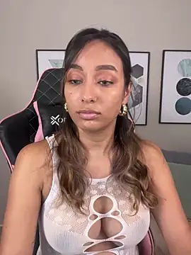 Snapshot of DianaHopson chatting on March 2025 01:29:01 PM DianaHopson online show from March 2025 01:29:01 PM