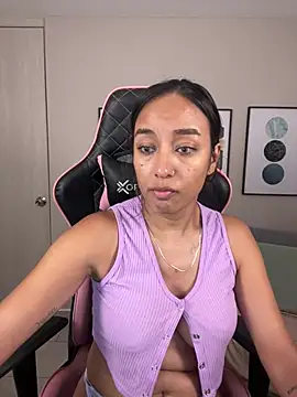 Snapshot of DianaHopson chatting on March 2025 11:04:01 PM DianaHopson online show from March 2025 11:04:01 PM